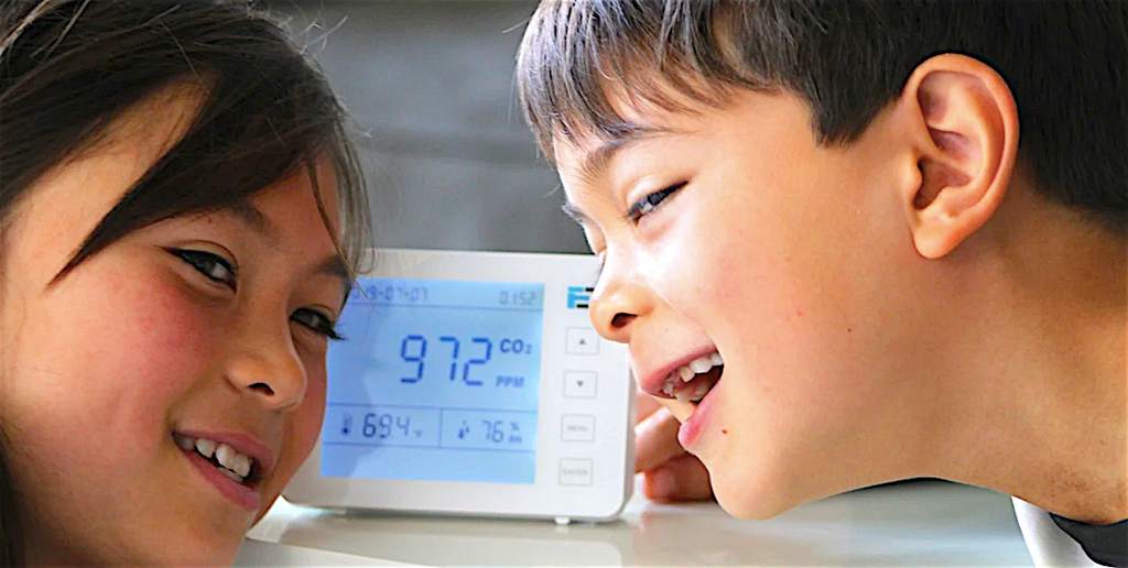 CO2 Monitor for Indoors and Schools
